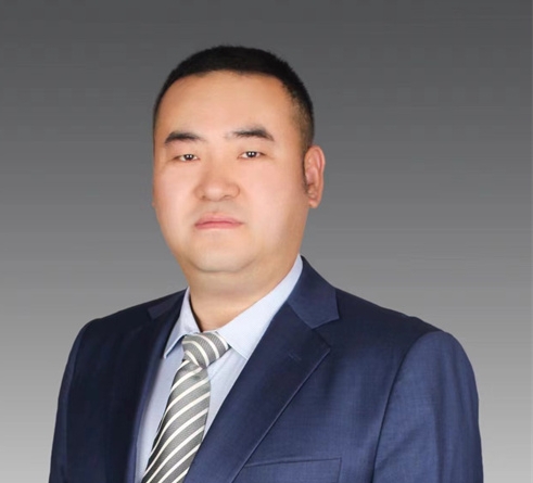 王華強職業照_副本.jpg